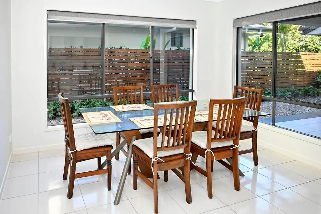 Pacific Paradise Luxury 4Br Yaroomba 0*,  Australia